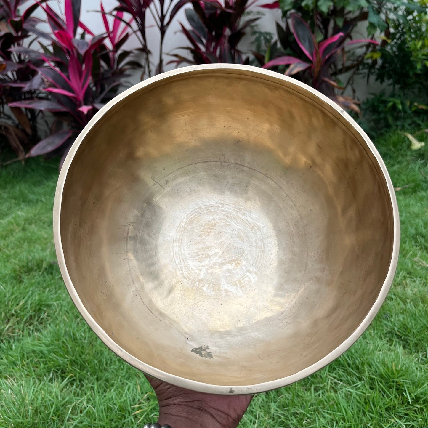 HANDMADE TIBETAN SINGING BOWL [BRONZE]