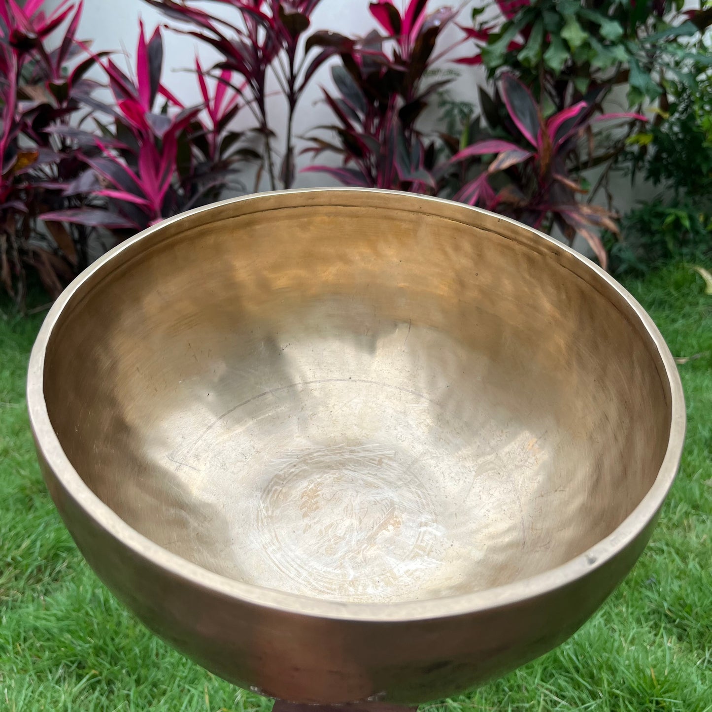 HANDMADE TIBETAN SINGING BOWL [BRONZE]